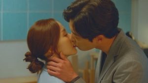 Her Private Life: 1×9